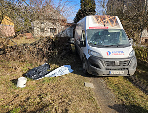 Zateplení stropu rodinného domu pomocí foukané izolace